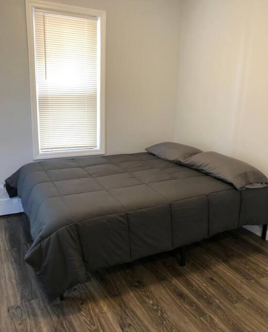 Private 2-Bedroom With Free Parking And Direct Bus To Nyc Manhattan Only 2 Blocks Away Linden Bagian luar foto