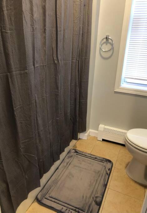 Private 2-Bedroom With Free Parking And Direct Bus To Nyc Manhattan Only 2 Blocks Away Linden Bagian luar foto