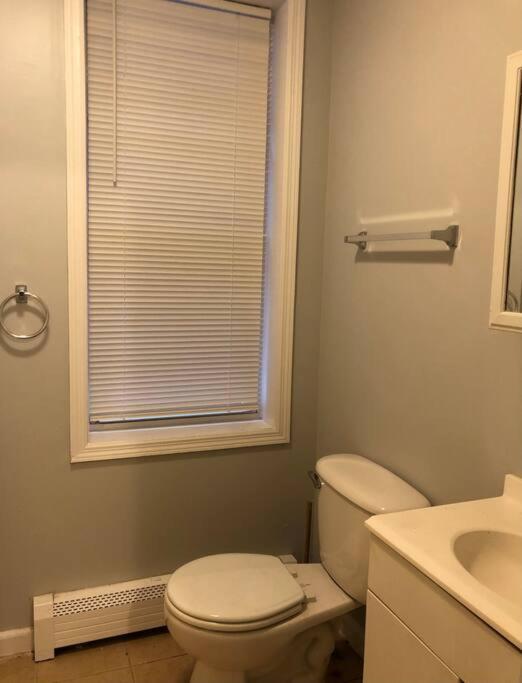 Private 2-Bedroom With Free Parking And Direct Bus To Nyc Manhattan Only 2 Blocks Away Linden Bagian luar foto